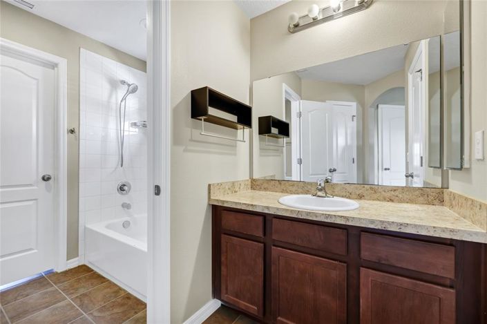 Image No.13-4 Bed House for sale