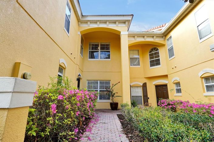 Image No.4-3 Bed Townhouse for sale