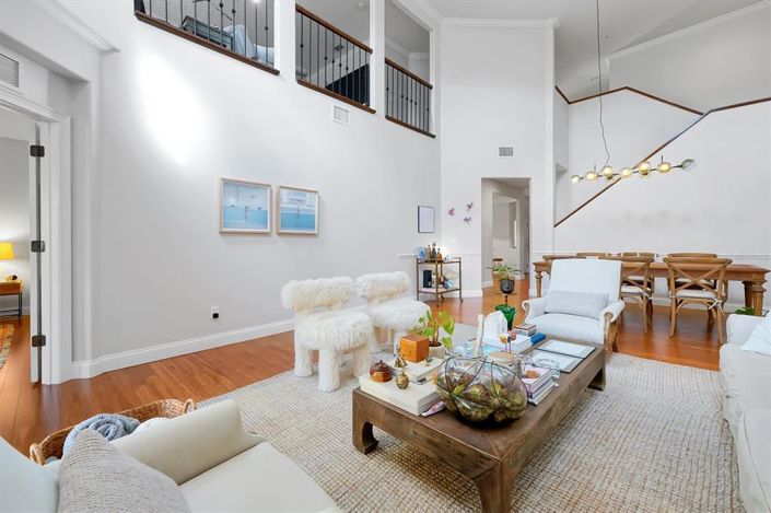 Image No.9-3 Bed Townhouse for sale