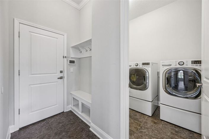 Image No.42-5 Bed House for sale