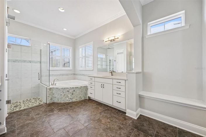 Image No.54-5 Bed House for sale