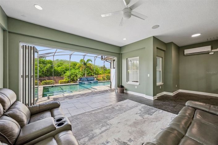 Image No.7-5 Bed House for sale