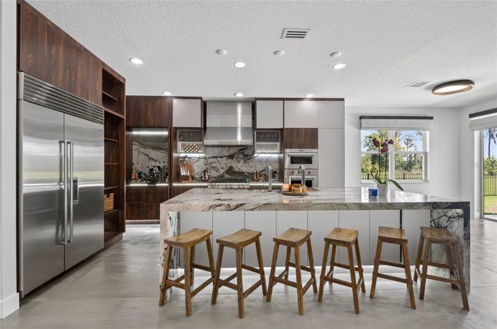 Image No.12-5 Bed House for sale