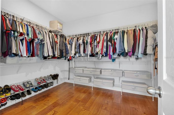 Image No.42-5 Bed House for sale