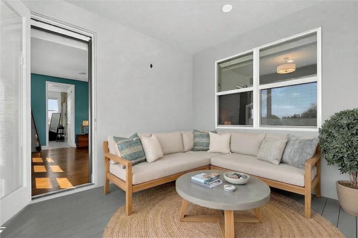 Image No.44-5 Bed House for sale