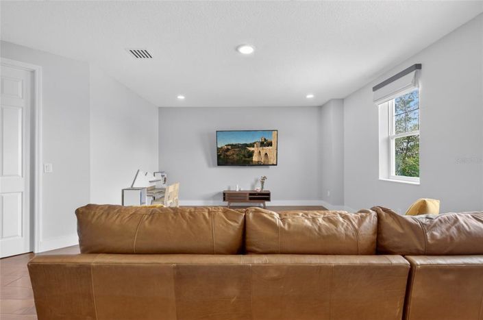 Image No.53-5 Bed House for sale