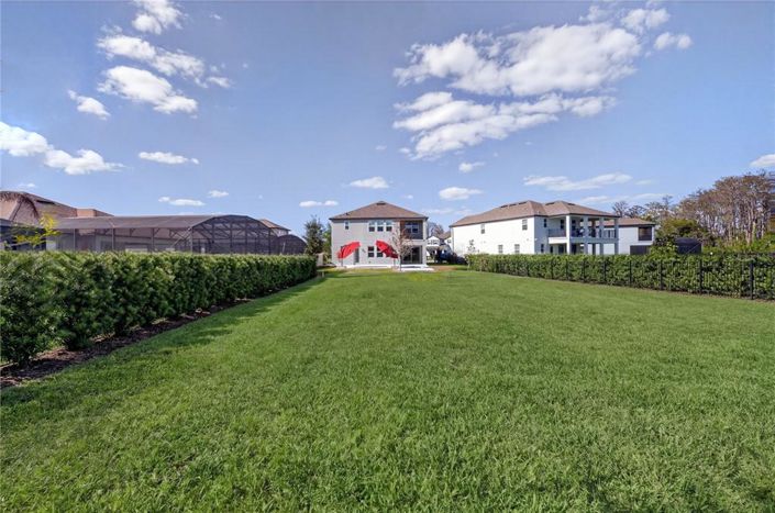 Image No.8-5 Bed House for sale