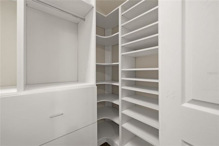 Image No.17-3 Bed House for sale