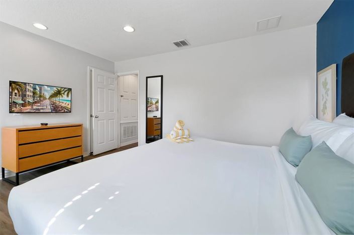 Image No.26-2 Bed Townhouse for sale