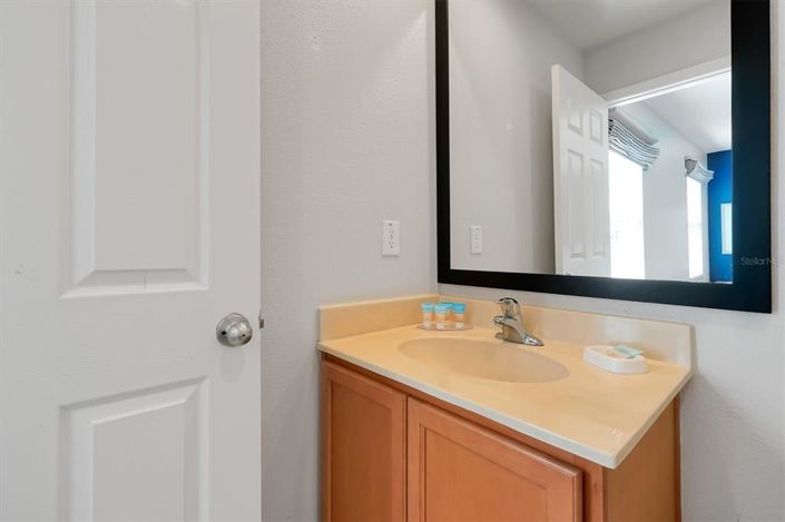 Image No.28-2 Bed Townhouse for sale