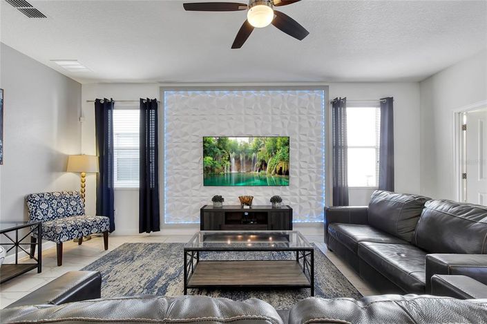 Image No.7-6 Bed House for sale