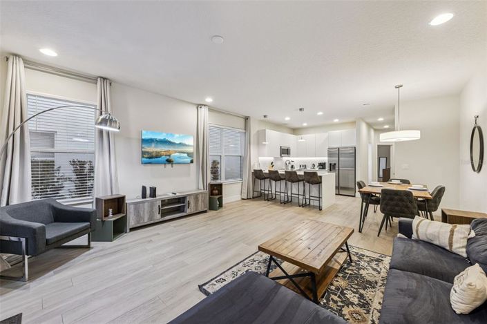 Image No.4-4 Bed Townhouse for sale