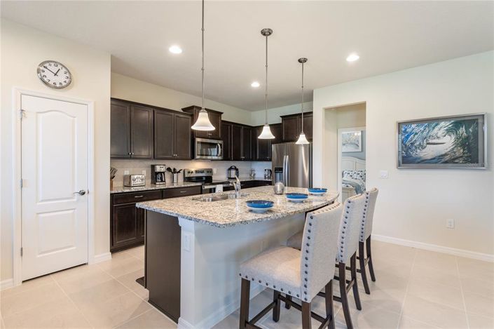 Image No.16-5 Bed House for sale