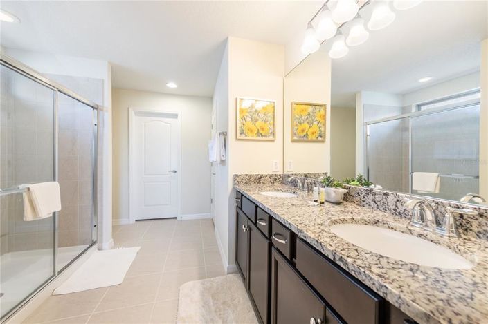 Image No.7-5 Bed House for sale