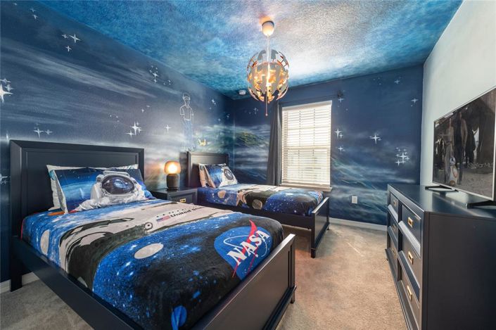 Image No.9-5 Bed House for sale