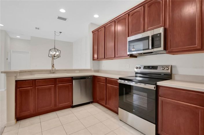 Image No.15-2 Bed Townhouse for sale