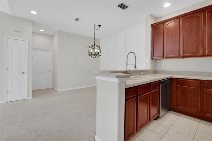 Image No.18-2 Bed Townhouse for sale