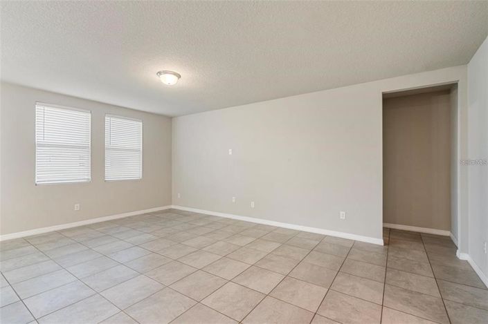 Image No.17-3 Bed House for sale