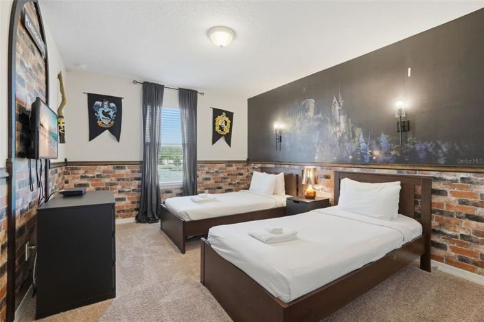 Image No.30-5 Bed Townhouse for sale