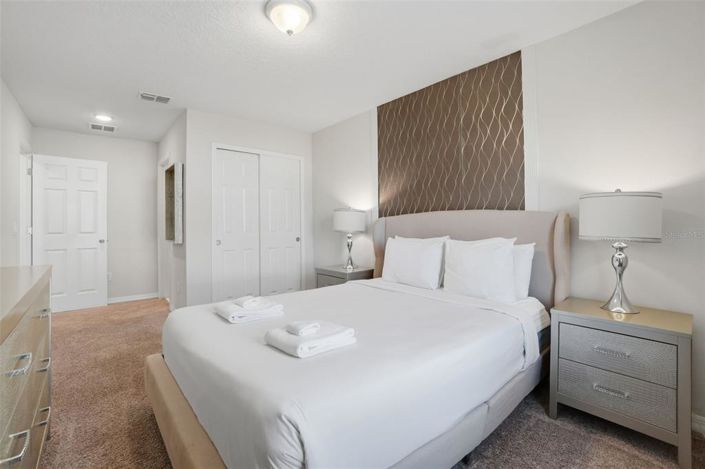 Image No.37-5 Bed Townhouse for sale