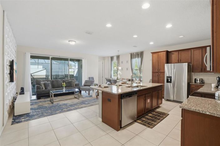 Image No.6-5 Bed Townhouse for sale