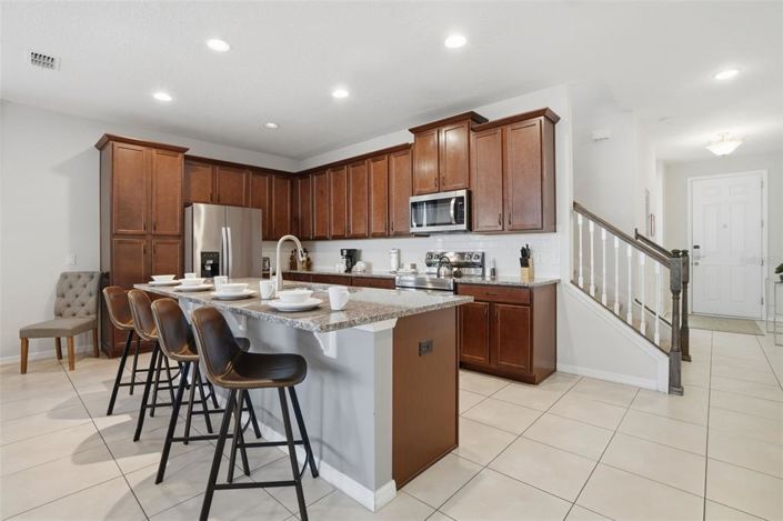 Image No.7-5 Bed Townhouse for sale