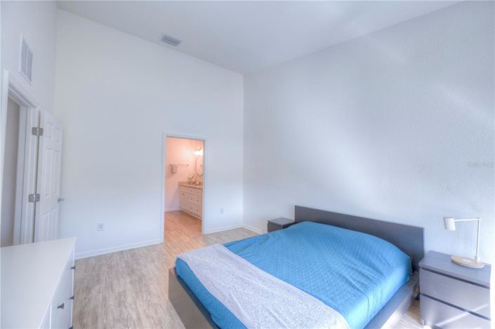 Image No.10-3 Bed Apartment for sale