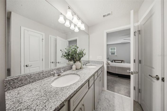 Image No.20-2 Bed Townhouse for sale