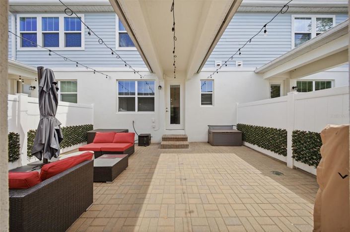 Image No.26-2 Bed Townhouse for sale