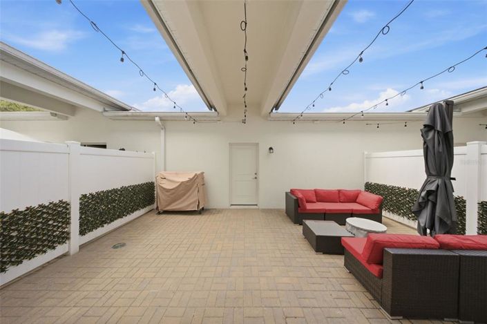 Image No.27-2 Bed Townhouse for sale