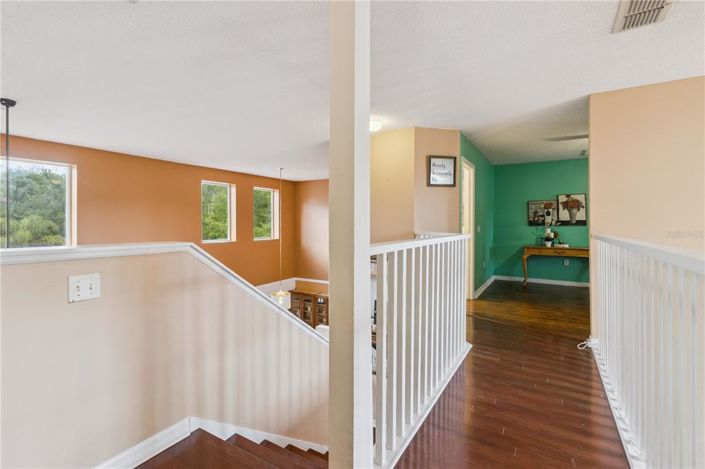 Image No.16-6 Bed House for sale