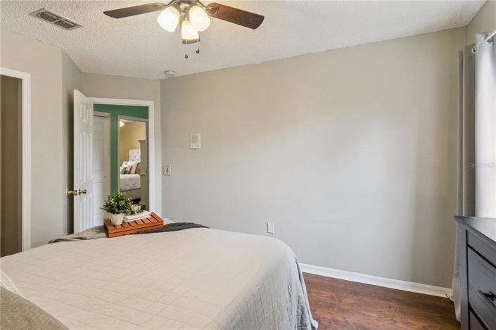 Image No.20-6 Bed House for sale