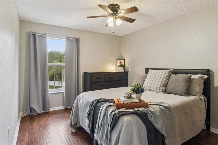 Image No.21-6 Bed House for sale