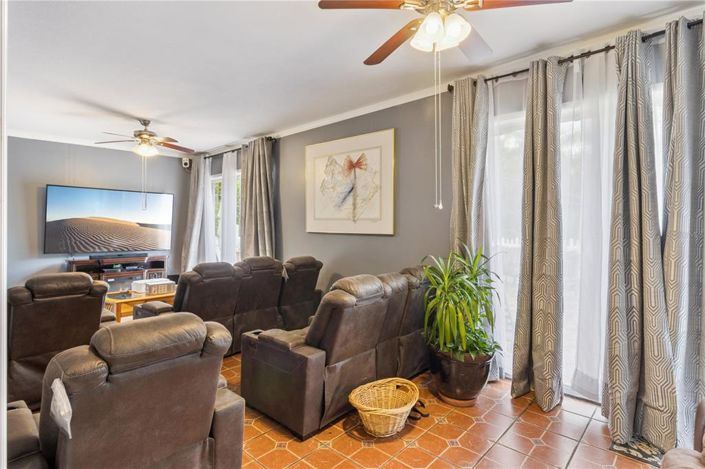 Image No.31-6 Bed House for sale