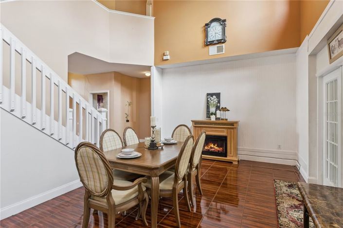 Image No.8-6 Bed House for sale