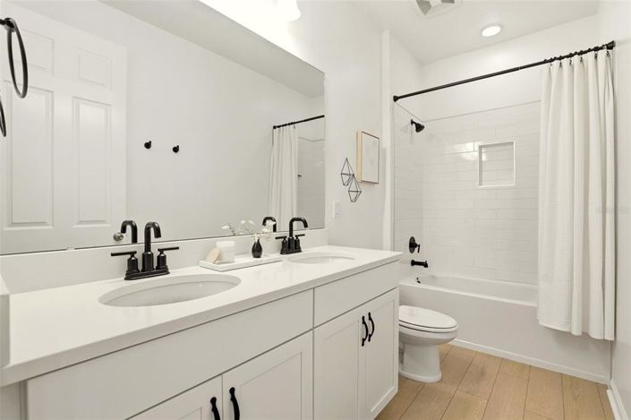 Image No.28-4 Bed House for sale