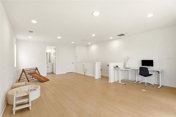 Image No.37-4 Bed House for sale