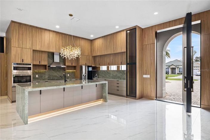 Image No.16-5 Bed House for sale