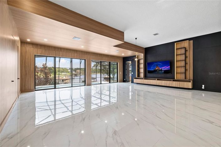 Image No.19-5 Bed House for sale