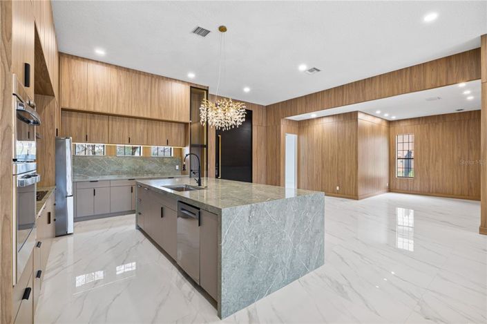 Image No.25-5 Bed House for sale