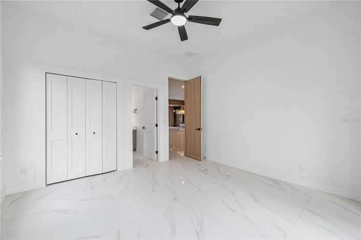 Image No.31-5 Bed House for sale