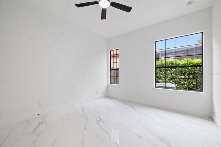 Image No.32-5 Bed House for sale