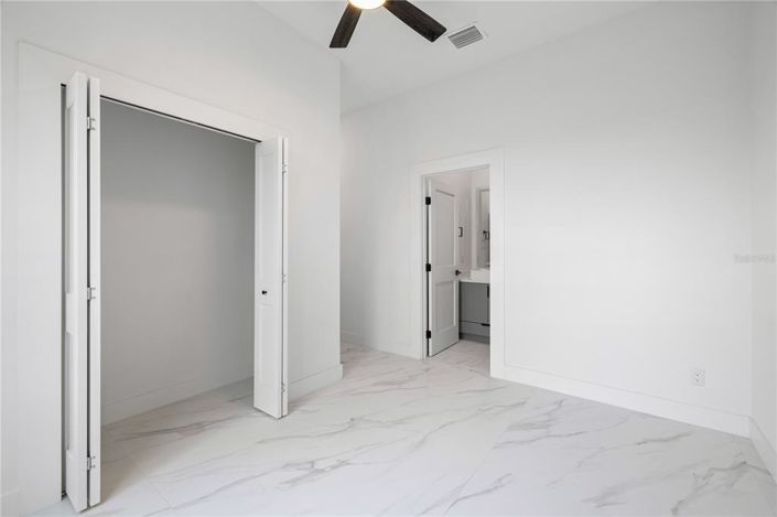 Image No.35-5 Bed House for sale