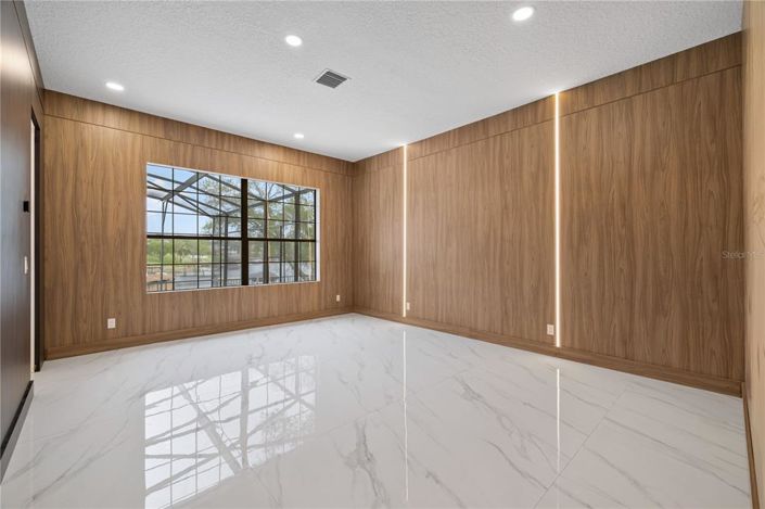 Image No.40-5 Bed House for sale