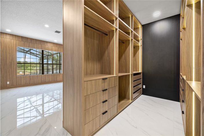 Image No.41-5 Bed House for sale