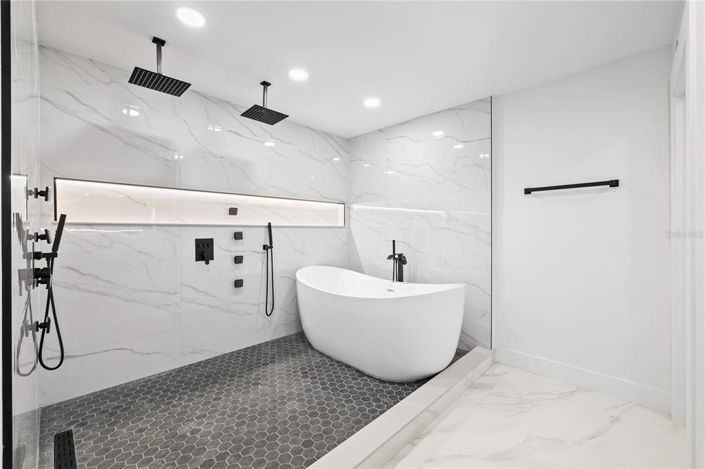 Image No.46-5 Bed House for sale