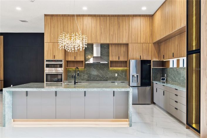 Image No.5-5 Bed House for sale