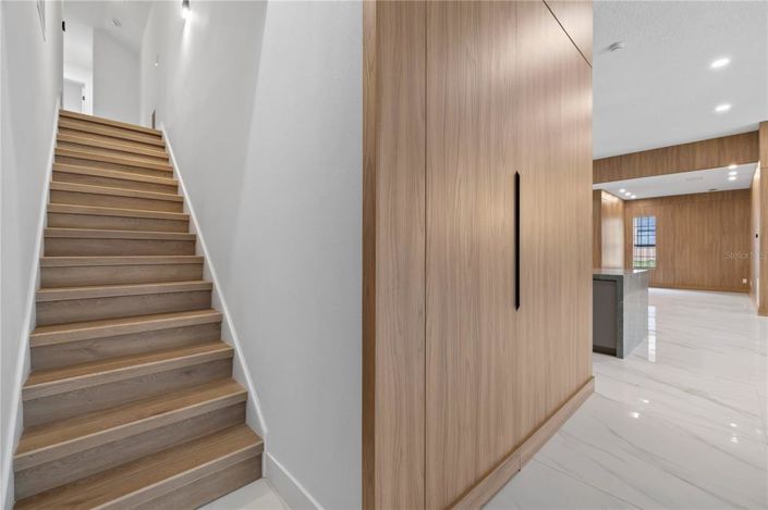 Image No.51-5 Bed House for sale