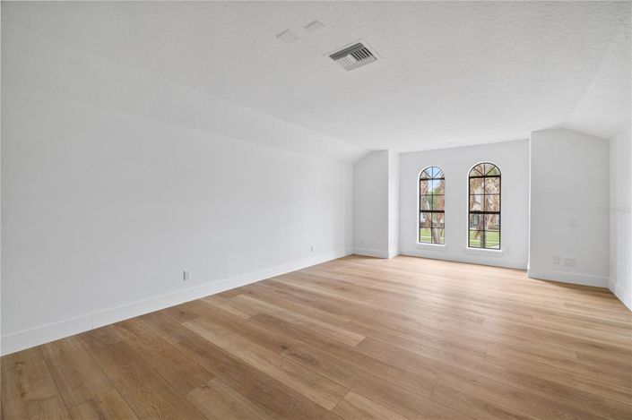 Image No.57-5 Bed House for sale