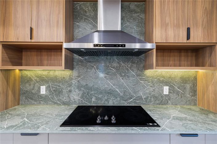 Image No.6-5 Bed House for sale